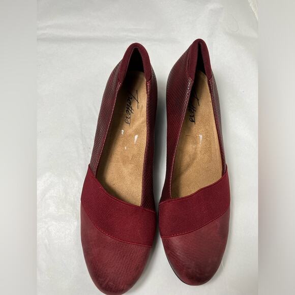 Trotters Melinda Slip-On‎ in Burgundy Snake size 6 flats work red shoes comfort - Picture 3 of 7
